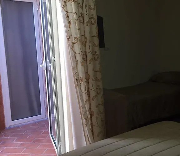 住宿加早餐酒店 La Piazza *